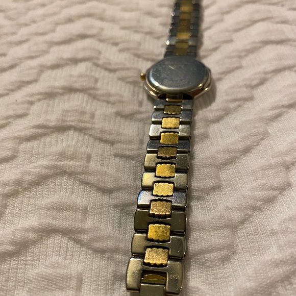 AUTHENTIC CHRISTIAN DIOR WATCH - Picture 5 of 9